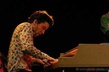 Marcin Masecki (Wurlitzer Piano)